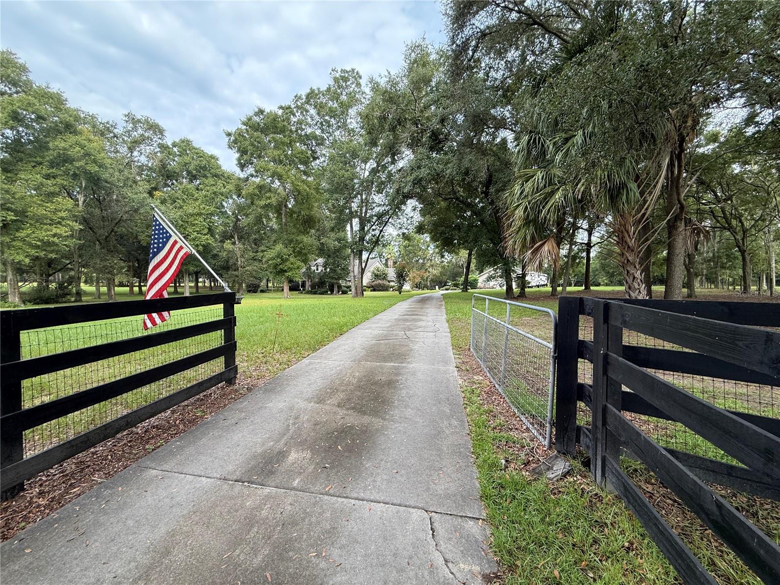 Details for 8762 State Road 26, NEWBERRY, FL 32669