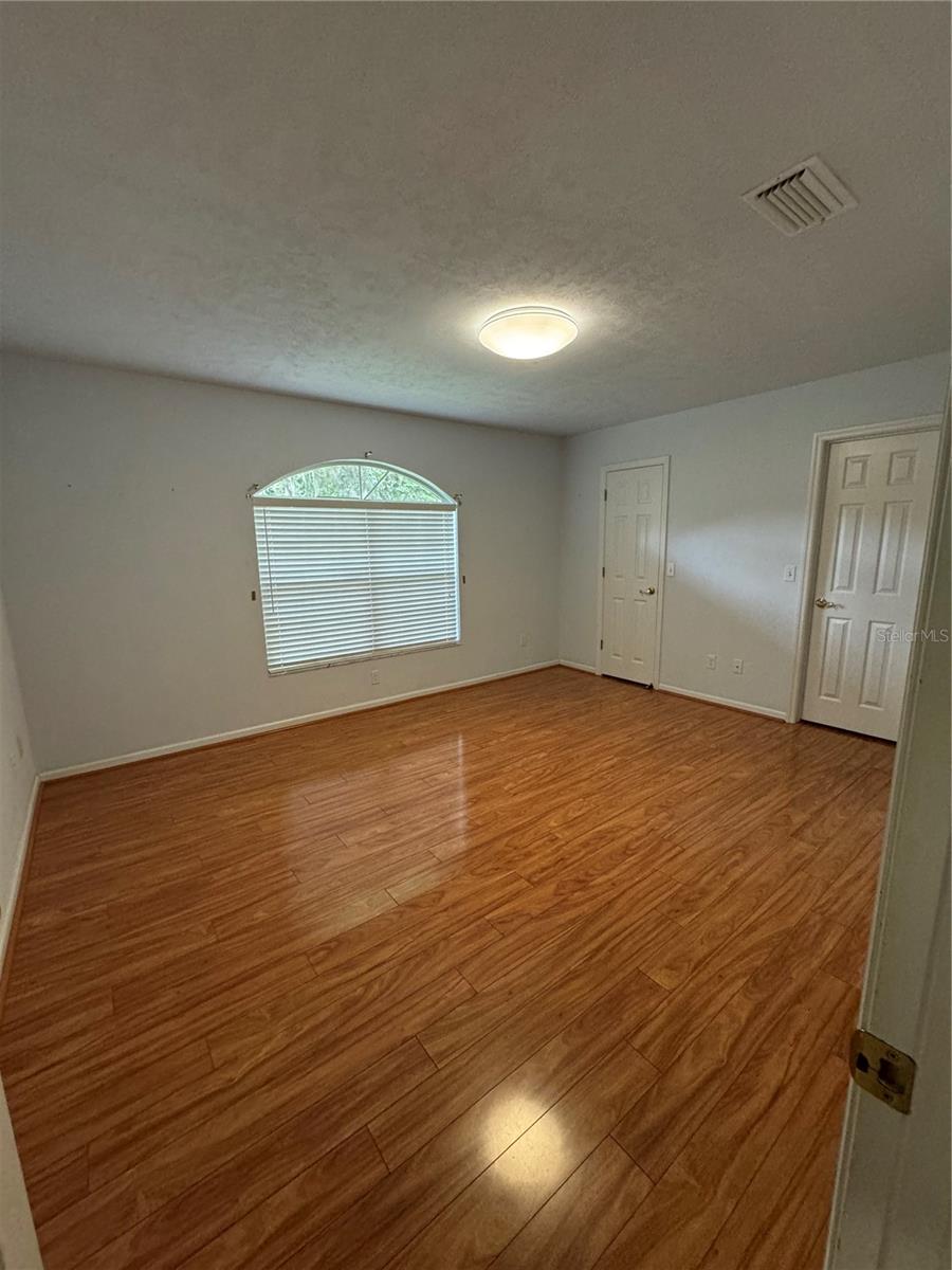 Image 8 of 18 For 5209 30th Lane