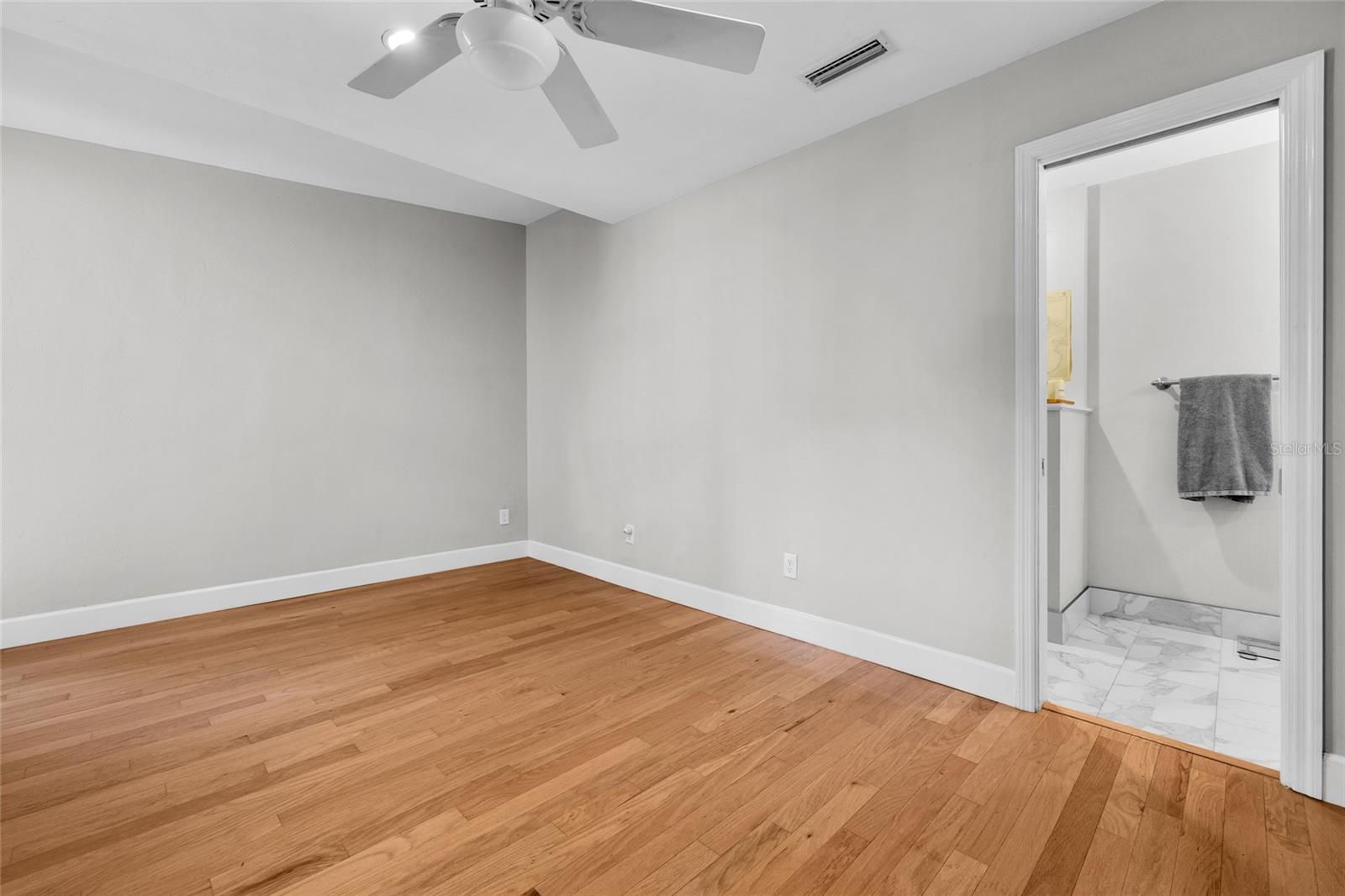 Image 17 of 44 For 2821 12th Place
