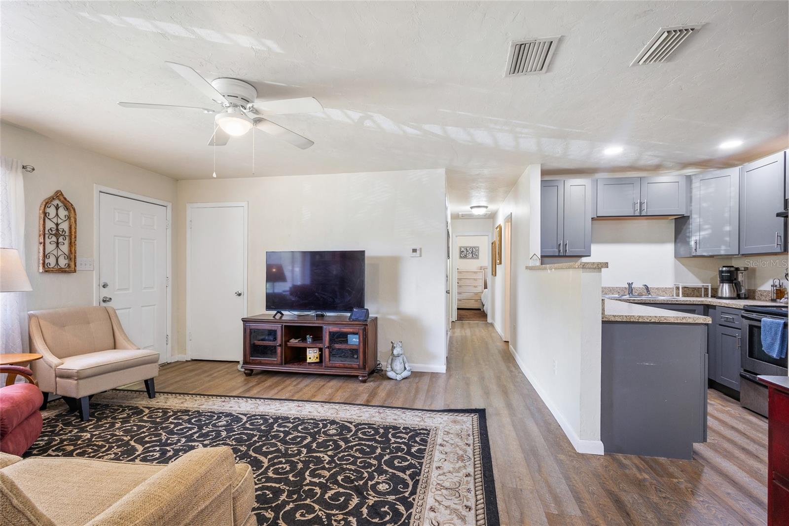 Image 6 of 20 For 1039 19th Terrace