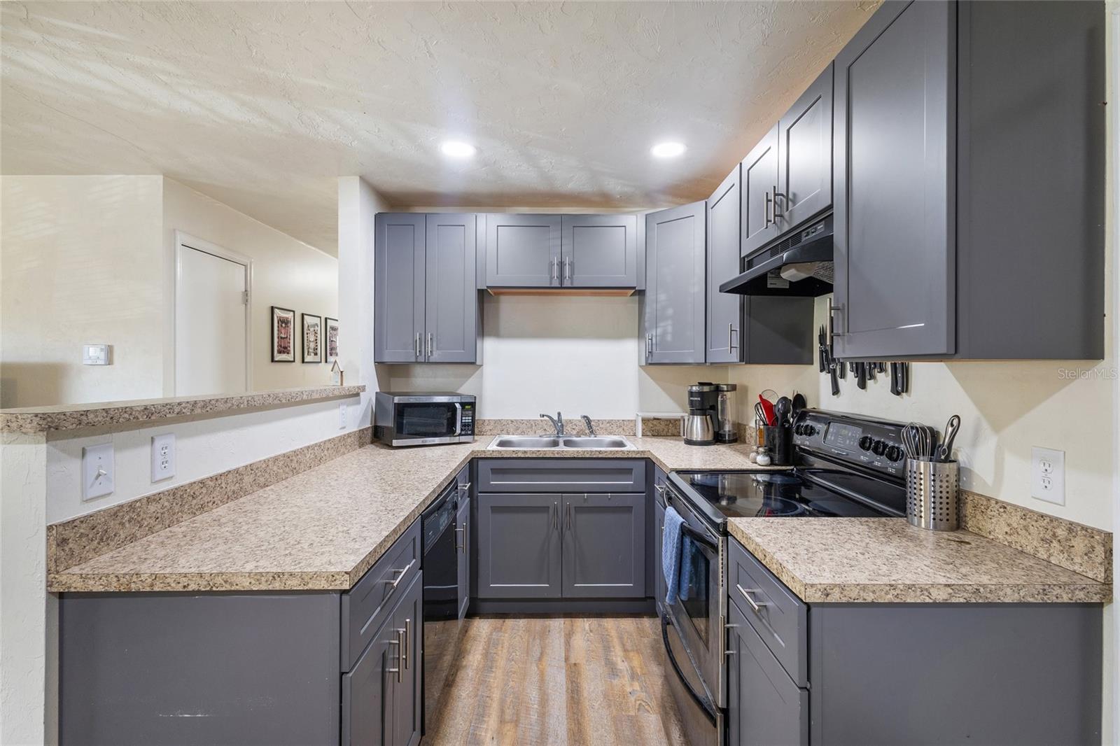 Image 7 of 20 For 1039 19th Terrace