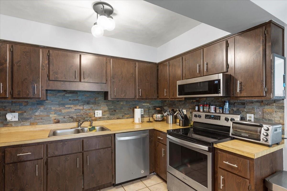 Image 12 of 33 For 4634 30th Avenue