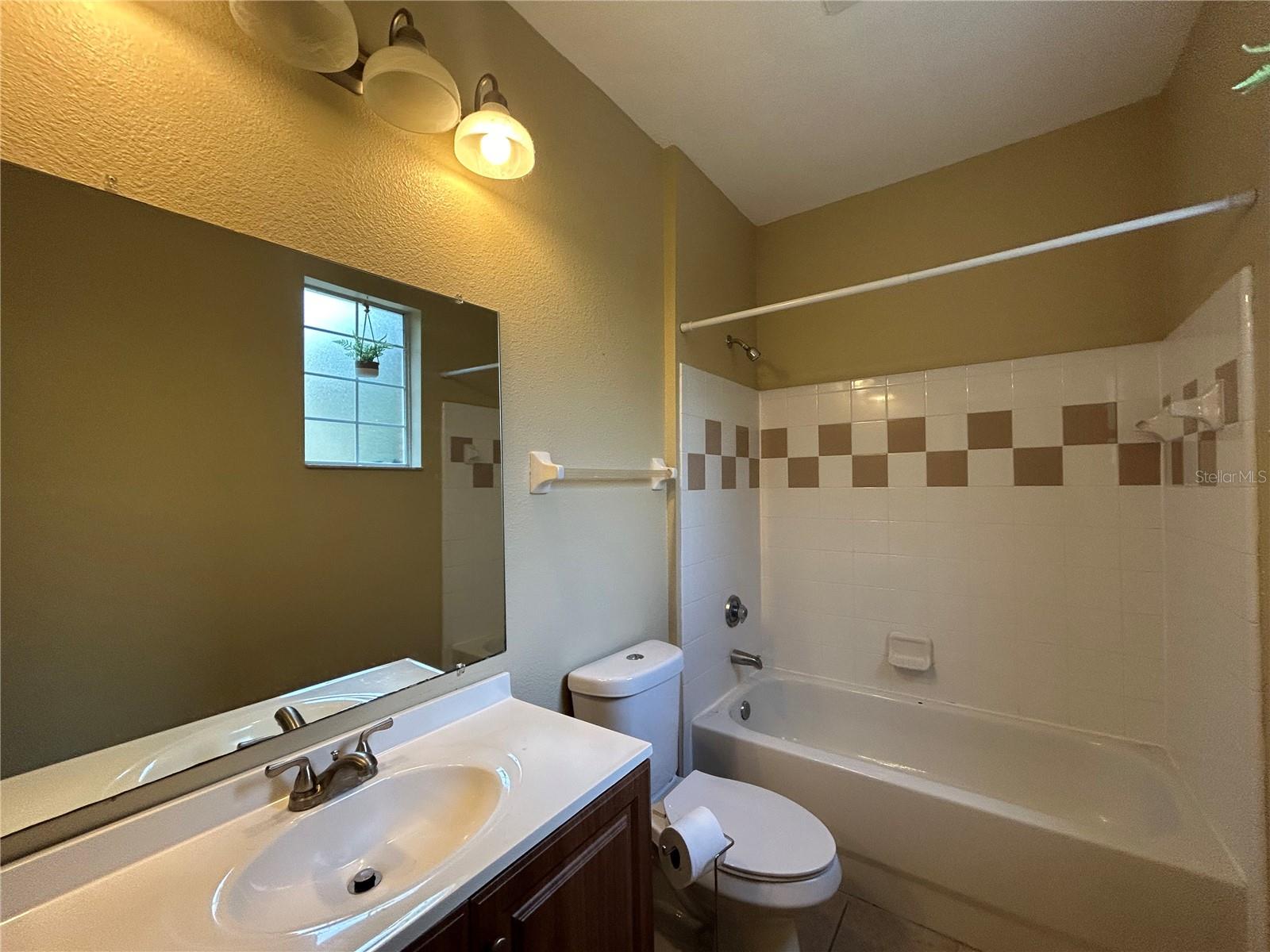 Image 10 of 13 For 1142 9th Road 2d