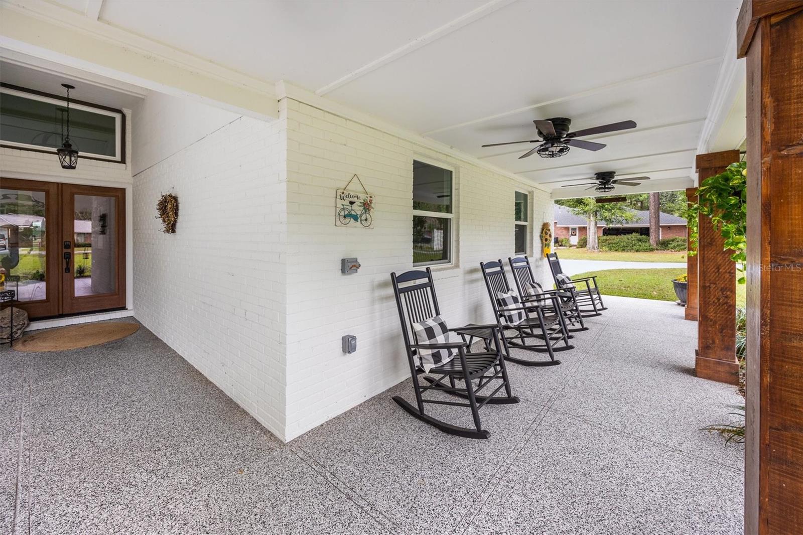Listing photo id 11 for 1534 Frontier Drive