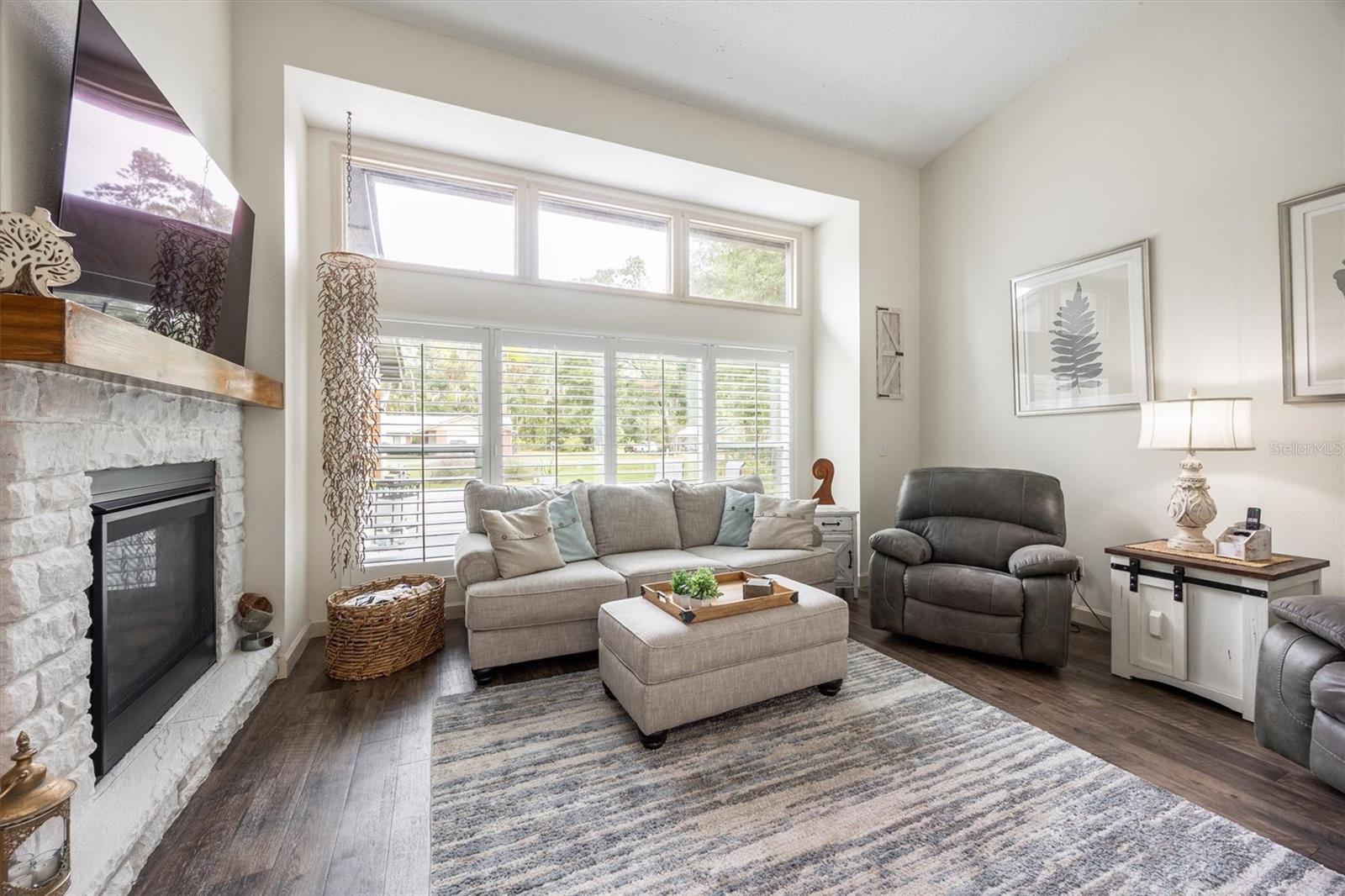 Listing photo id 15 for 1534 Frontier Drive