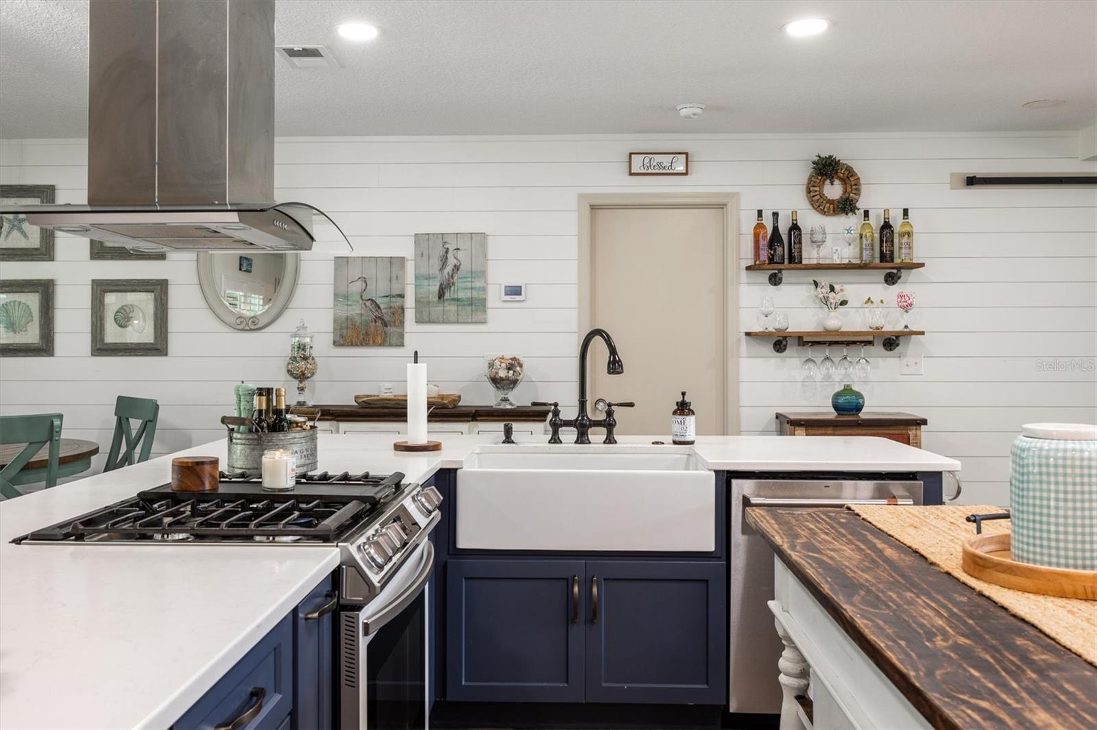 Listing photo id 28 for 1534 Frontier Drive