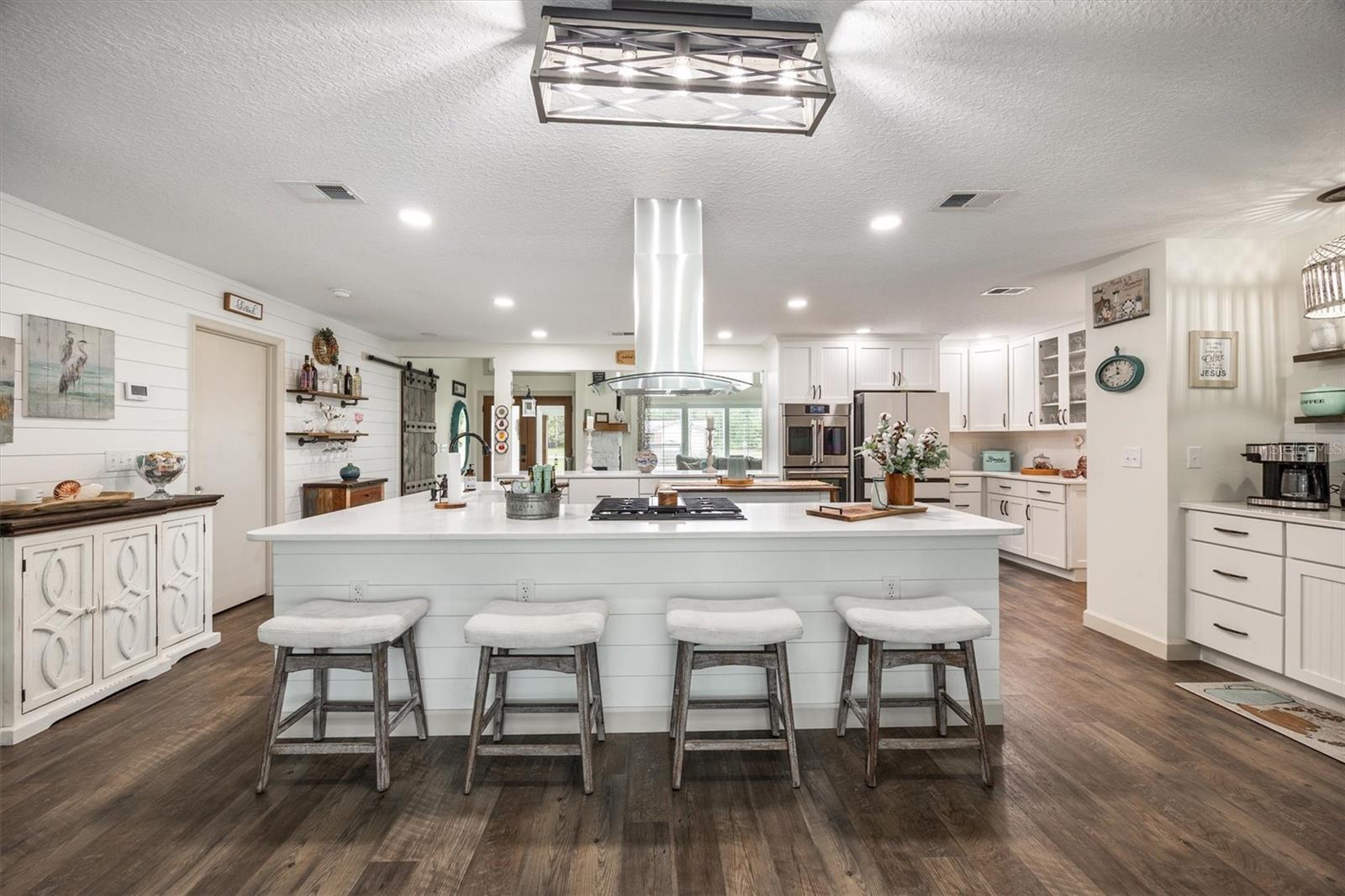 Listing photo id 31 for 1534 Frontier Drive