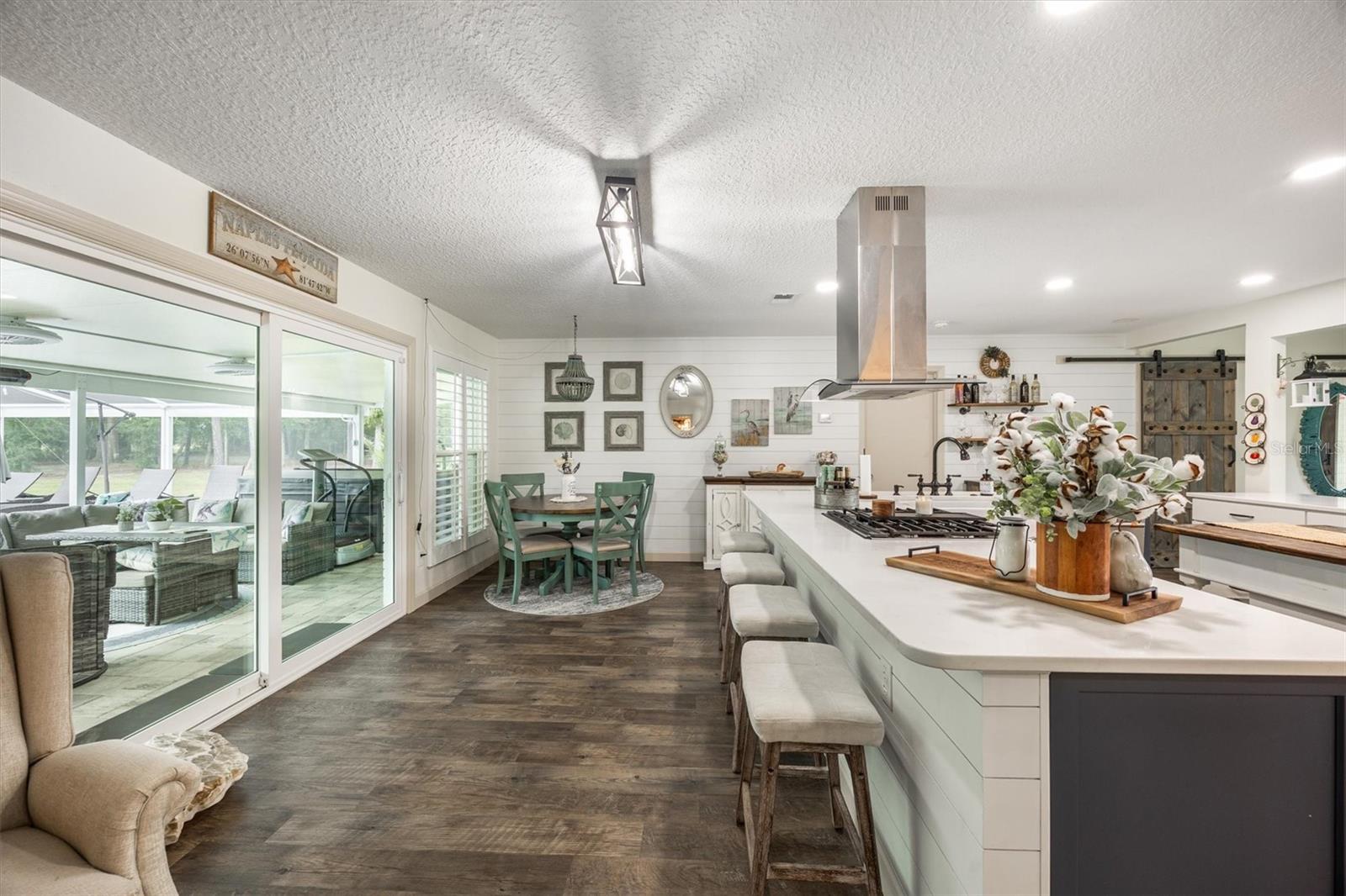 Listing photo id 32 for 1534 Frontier Drive