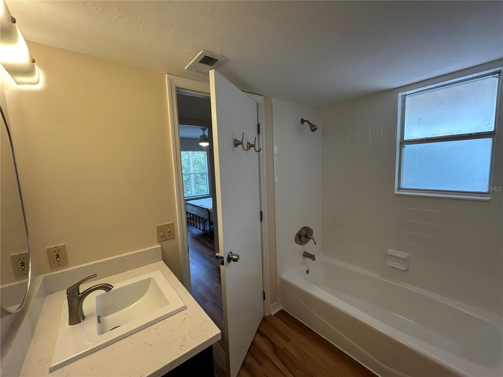 Image 21 of 28 For 2360 Archer Road 1012