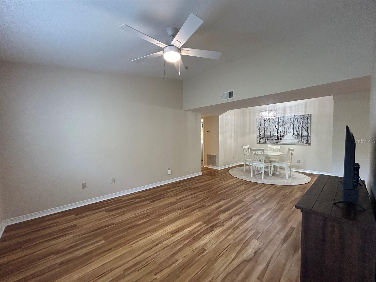 Image 3 of 28 For 2360 Archer Road 1012