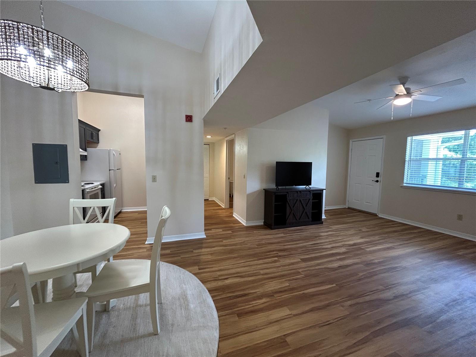 Image 4 of 28 For 2360 Archer Road 1012