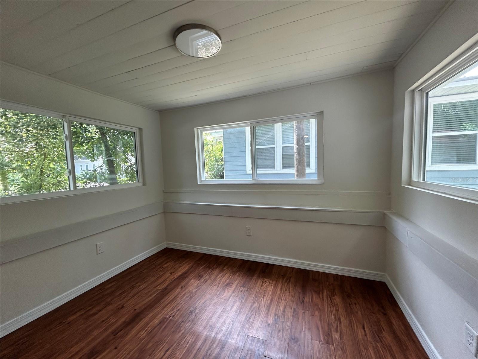 Image 10 of 19 For 1004 7th Avenue