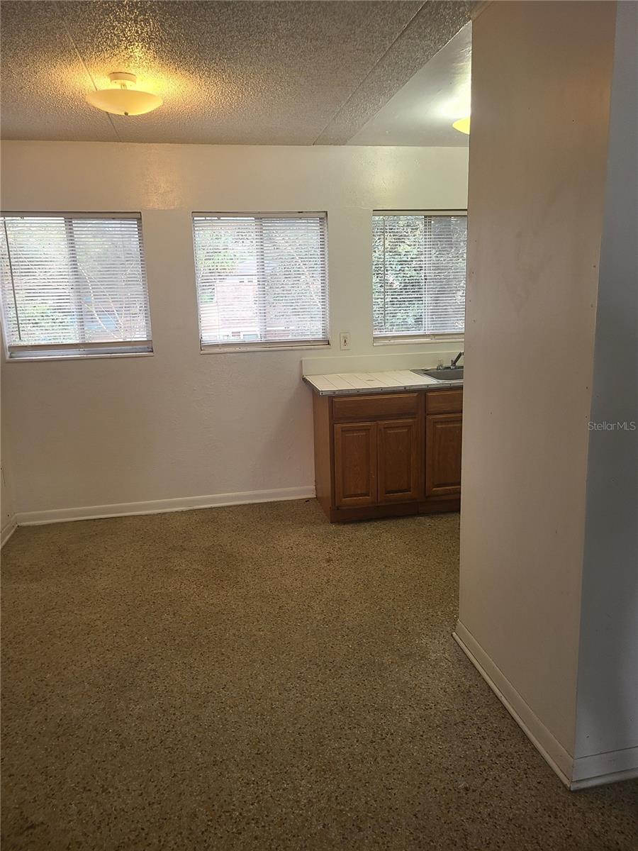 Image 4 of 13 For 1307 6th Street 10