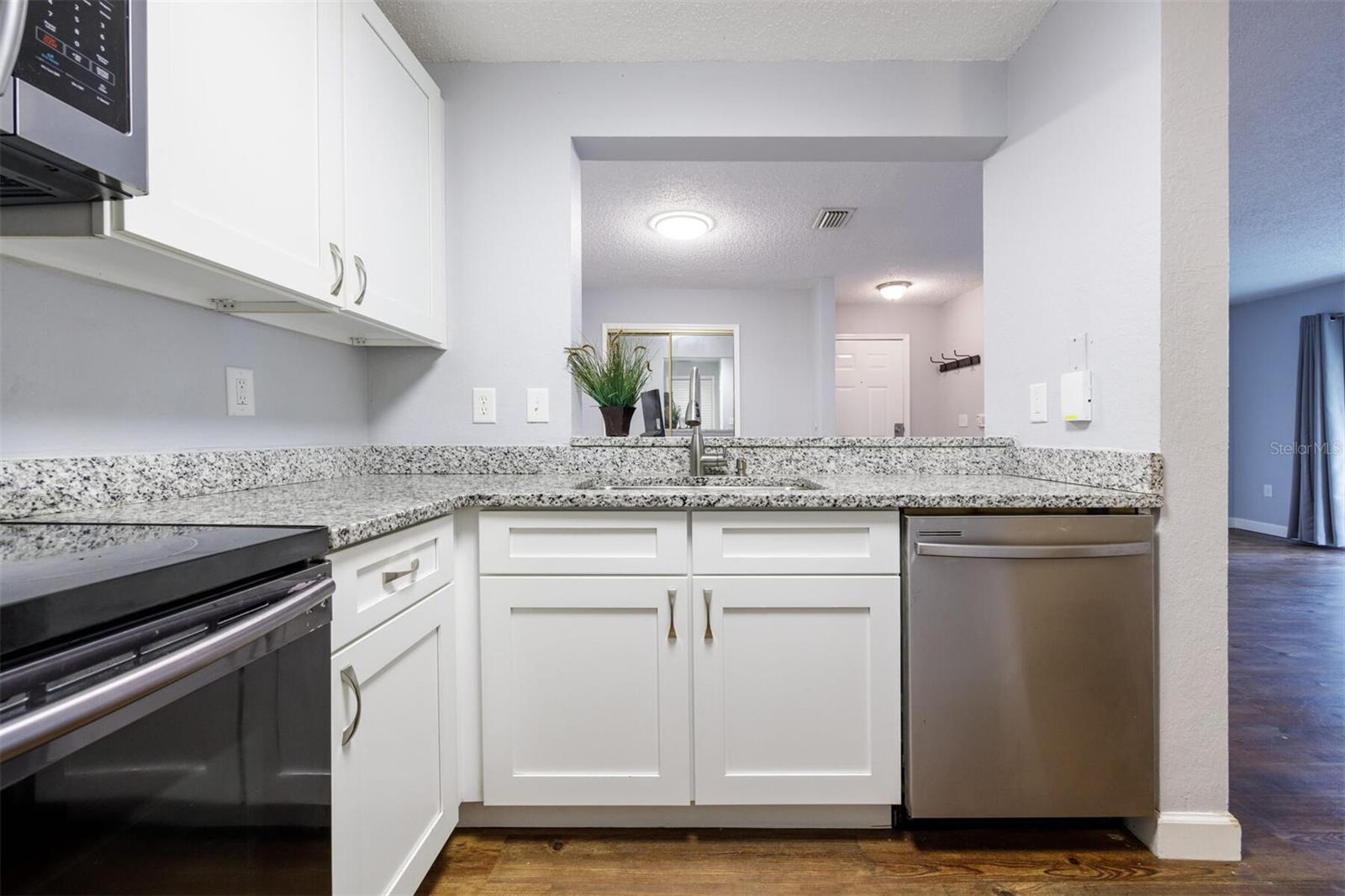 Image 21 of 37 For 3705 27th Street 1128