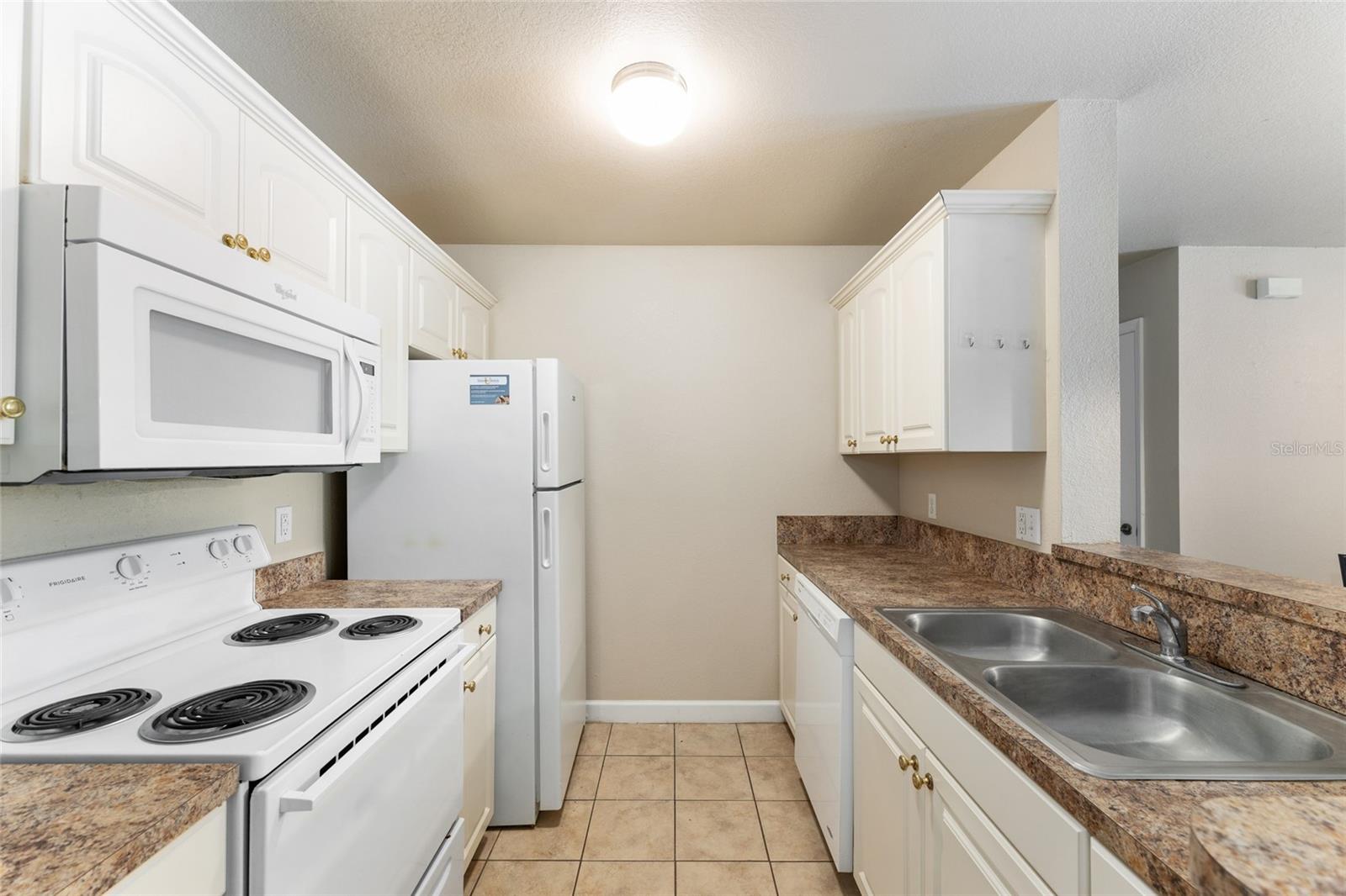 Image 15 of 44 For 921 Depot Avenue 212