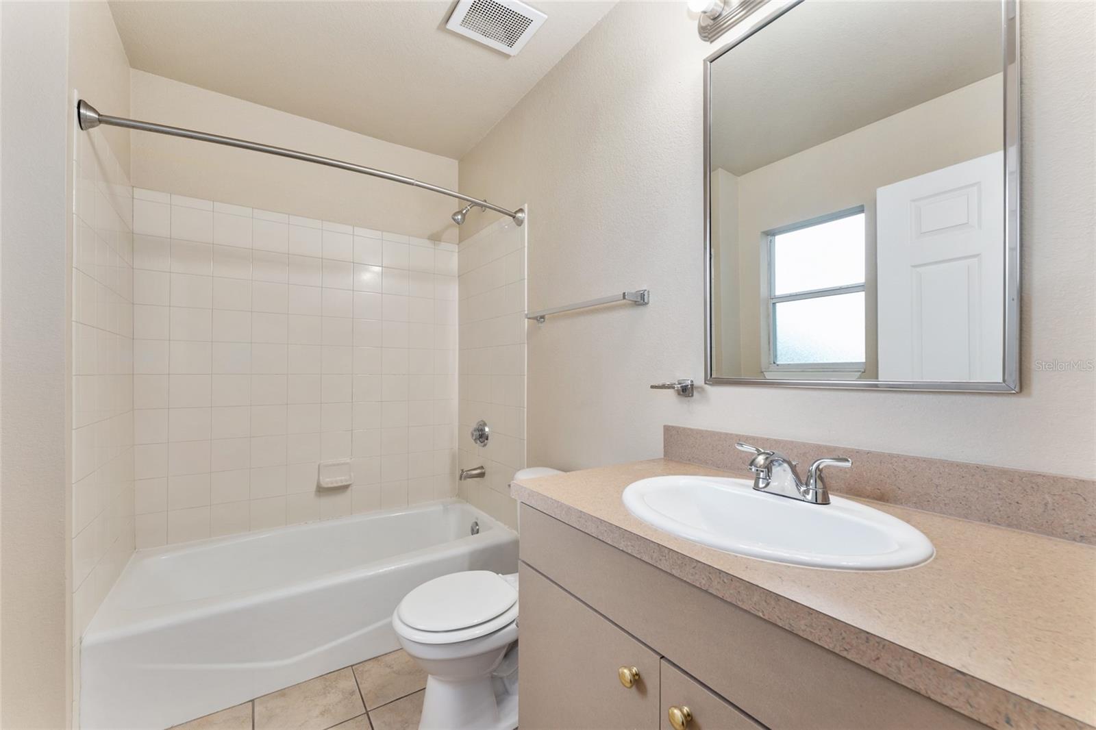 Image 21 of 44 For 921 Depot Avenue 212