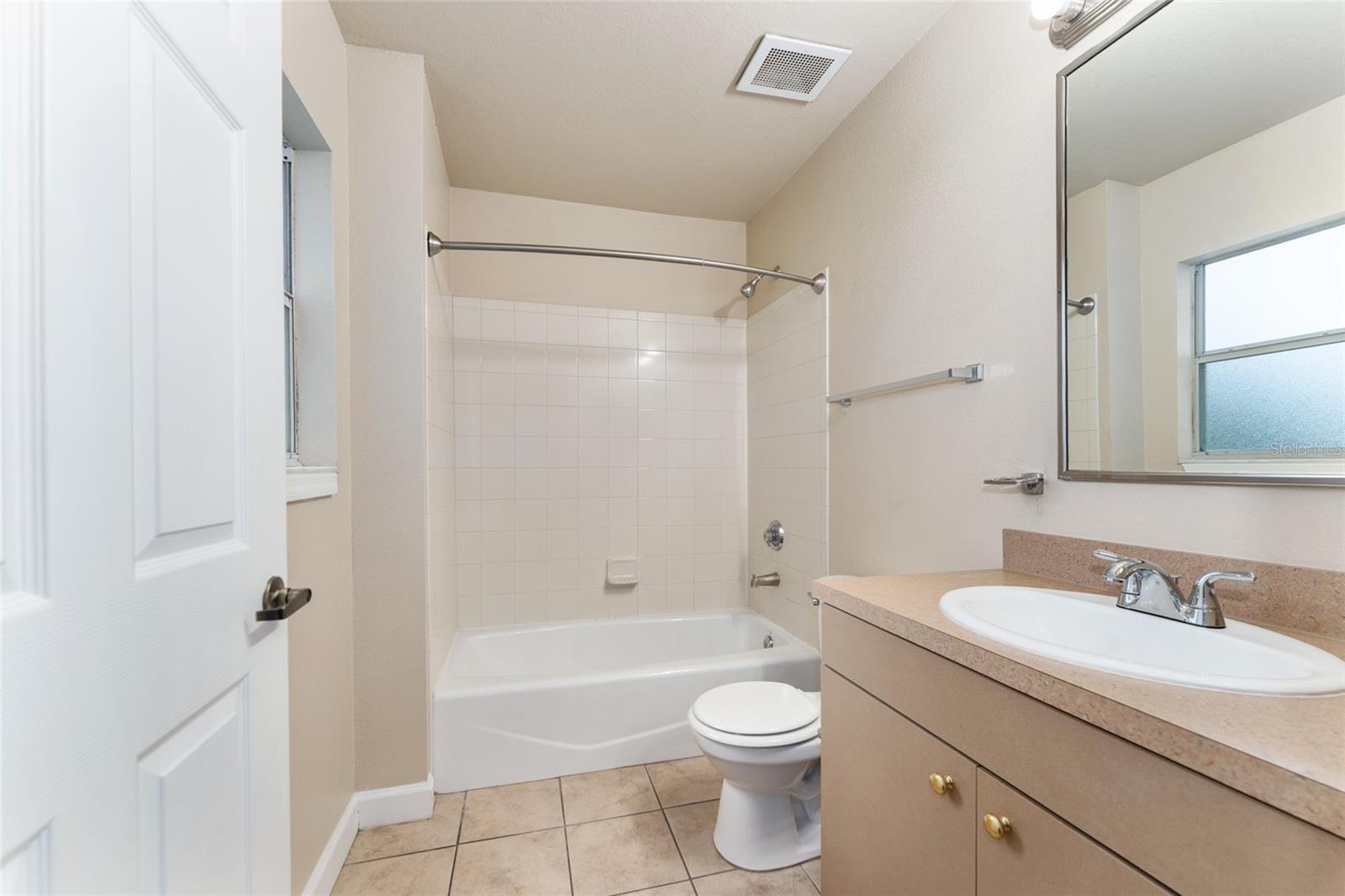 Image 22 of 44 For 921 Depot Avenue 212