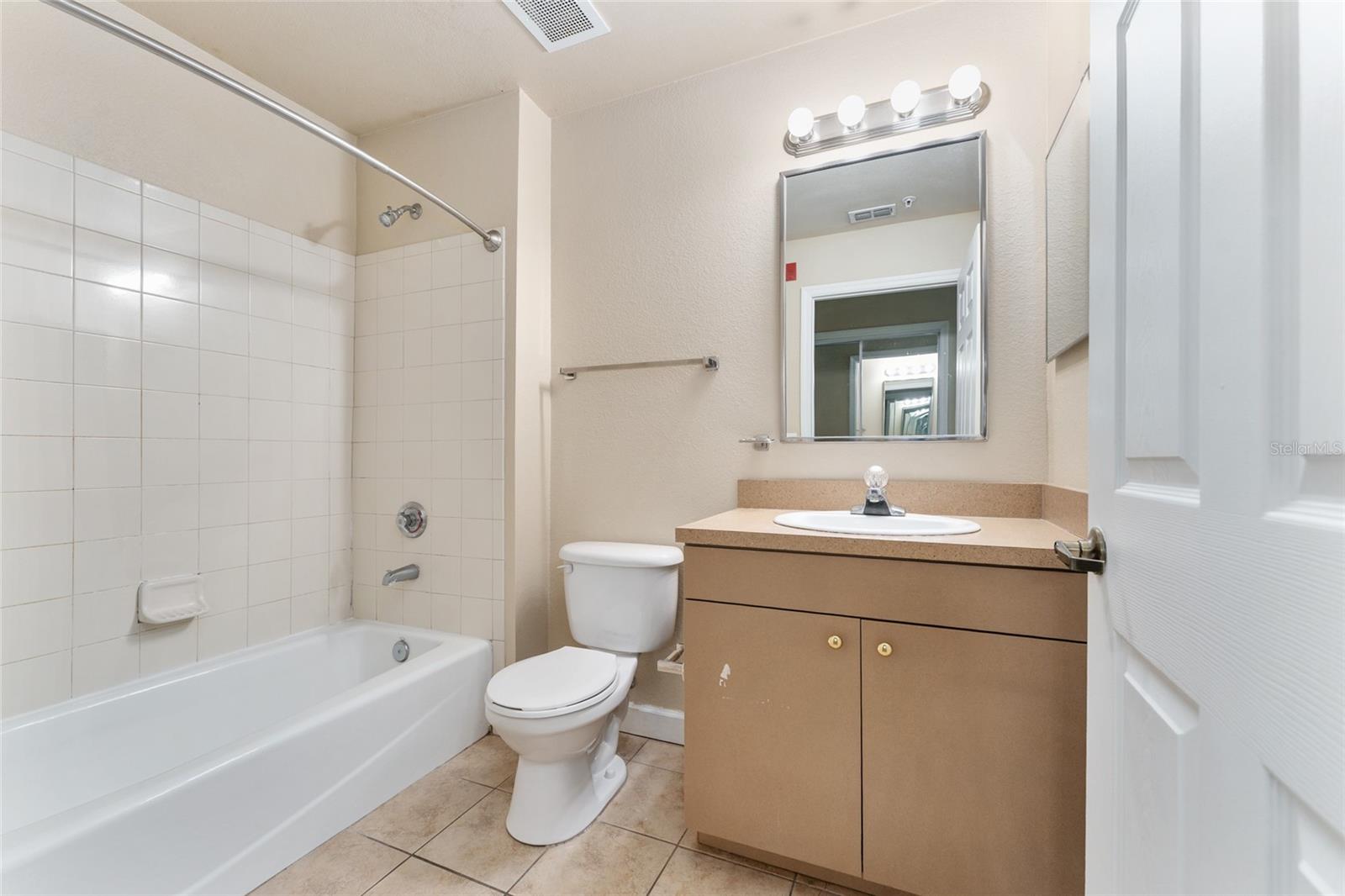 Image 36 of 44 For 921 Depot Avenue 212