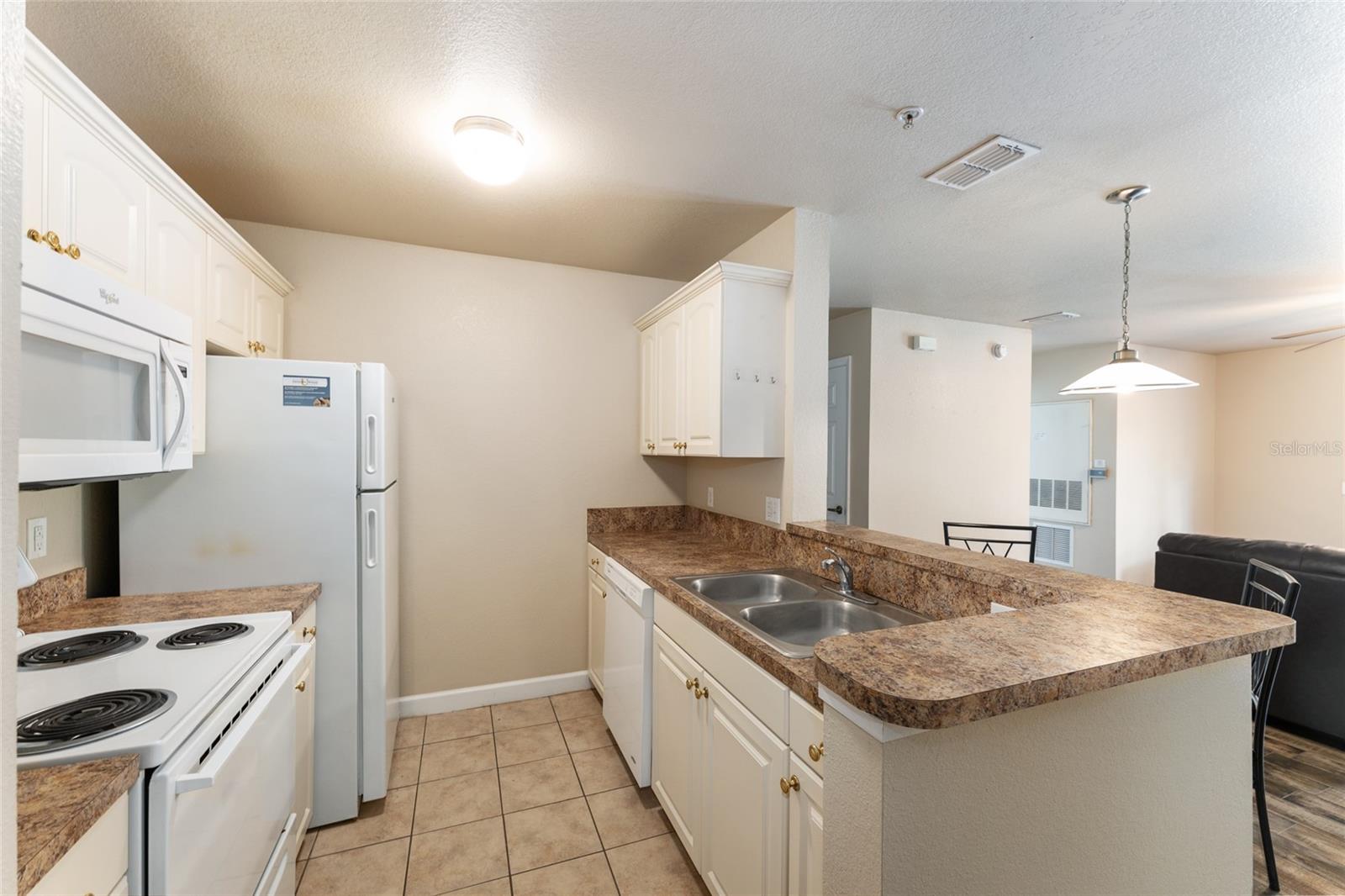 Image 6 of 44 For 921 Depot Avenue 212