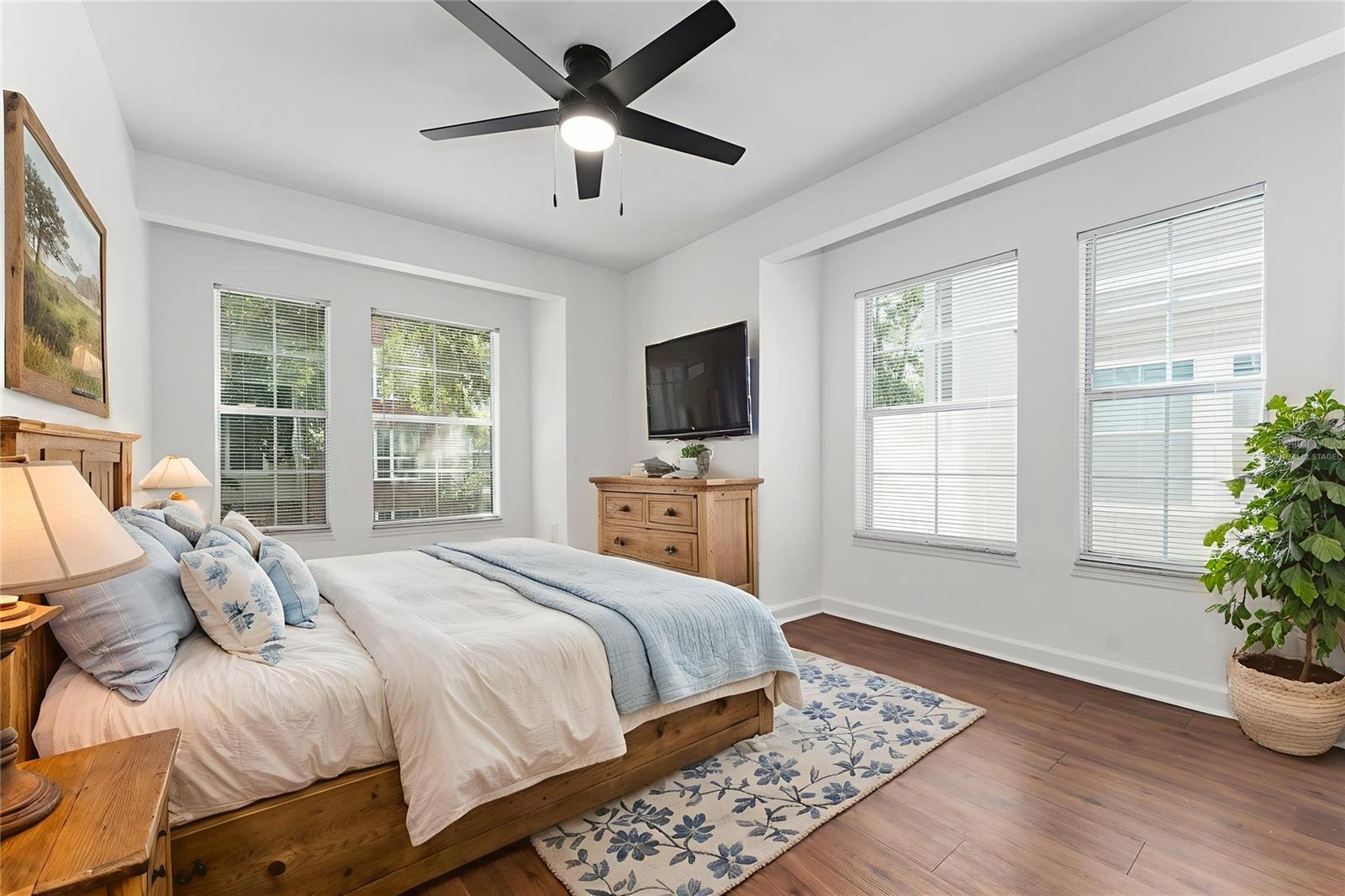 Image 7 of 30 For 835 9th Street 104