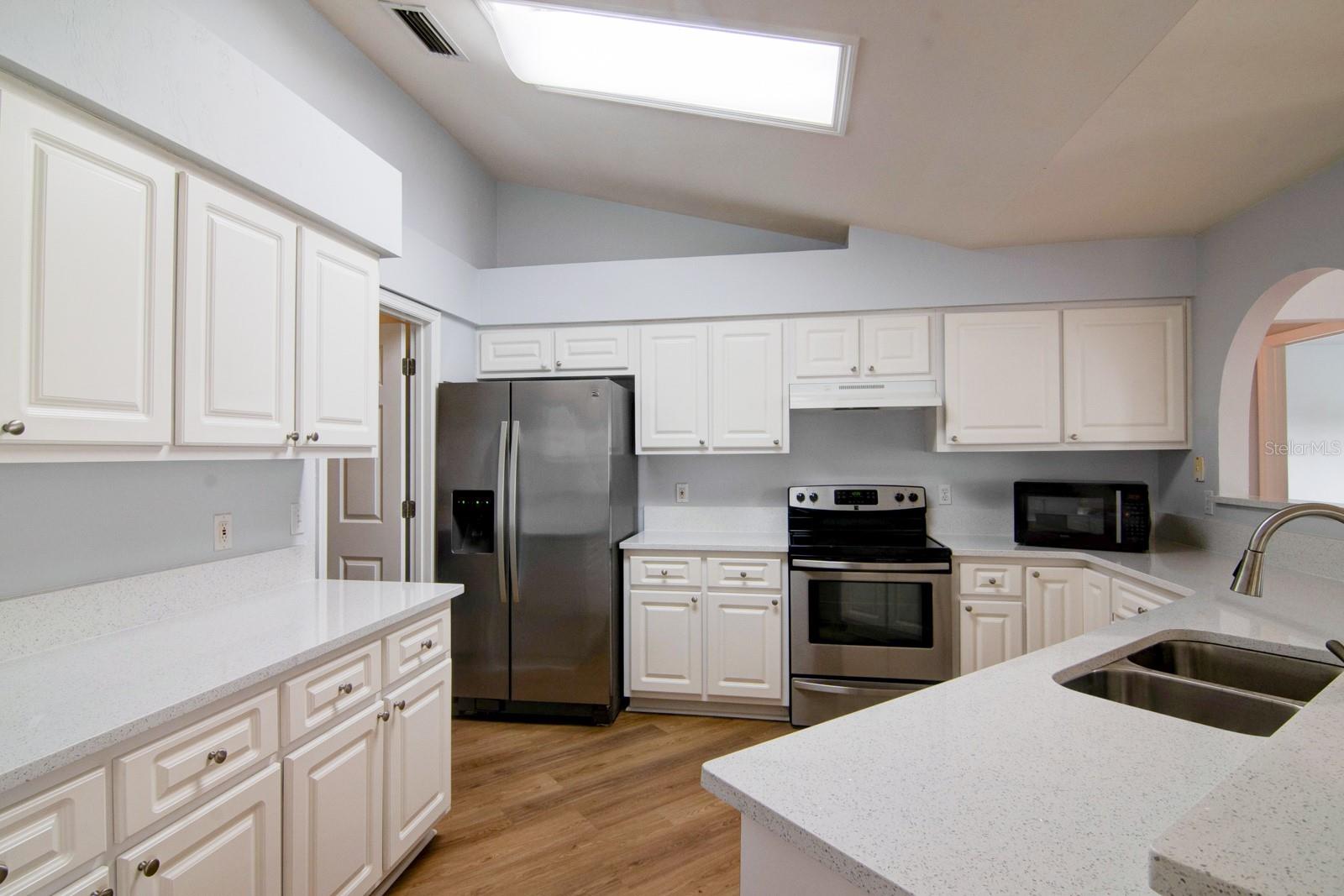 Image 10 of 18 For 1017 Nw 87 Way