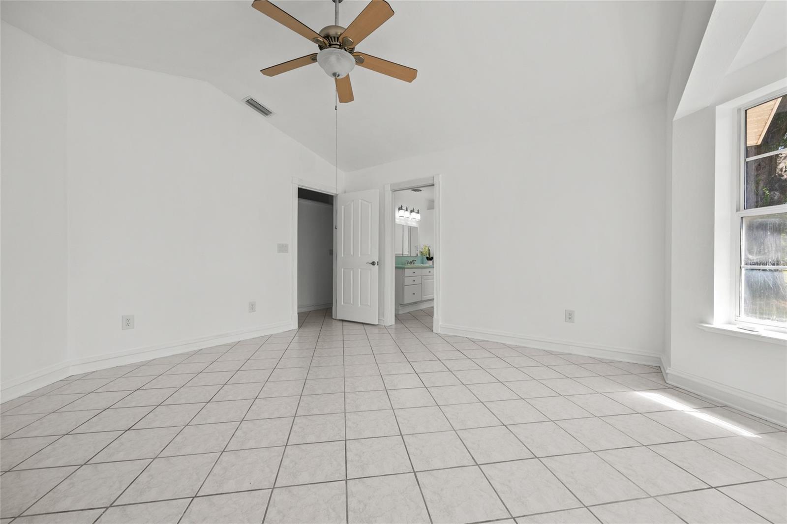 Image 13 of 32 For 24414 94th Avenue