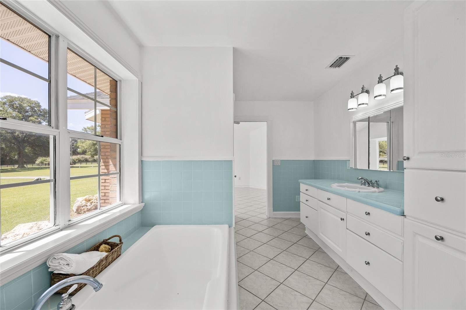Image 15 of 32 For 24414 94th Avenue