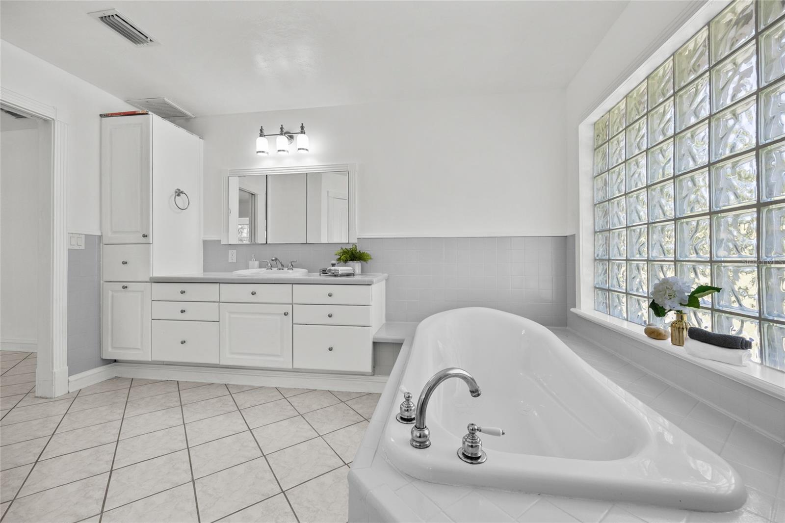 Image 19 of 32 For 24414 94th Avenue