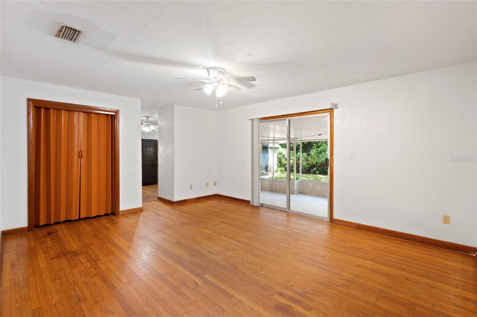 Image 4 of 15 For 2103 36th Terrace