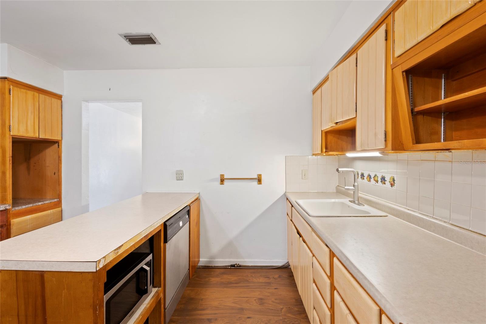 Image 6 of 15 For 2103 36th Terrace