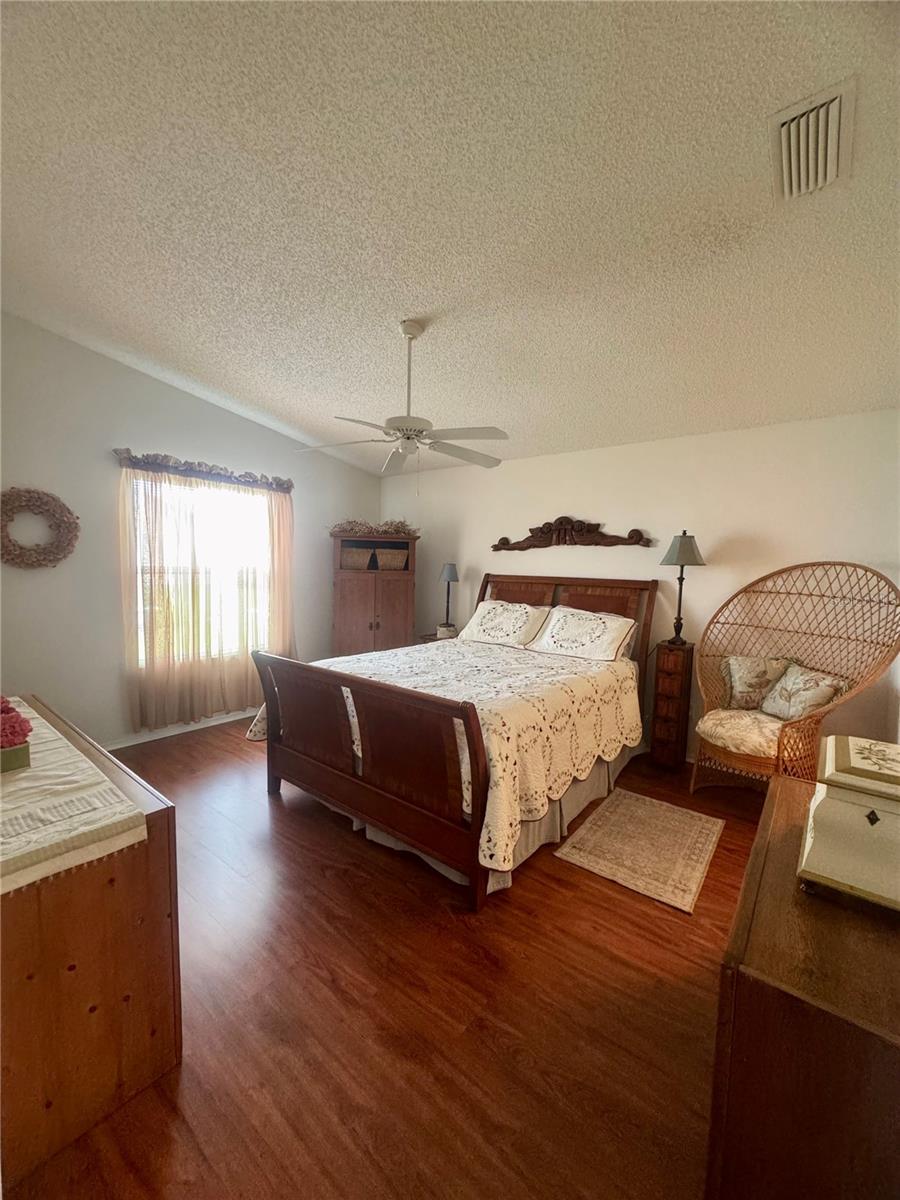 Image 7 of 15 For 16979 81st Charlesfort Avenue