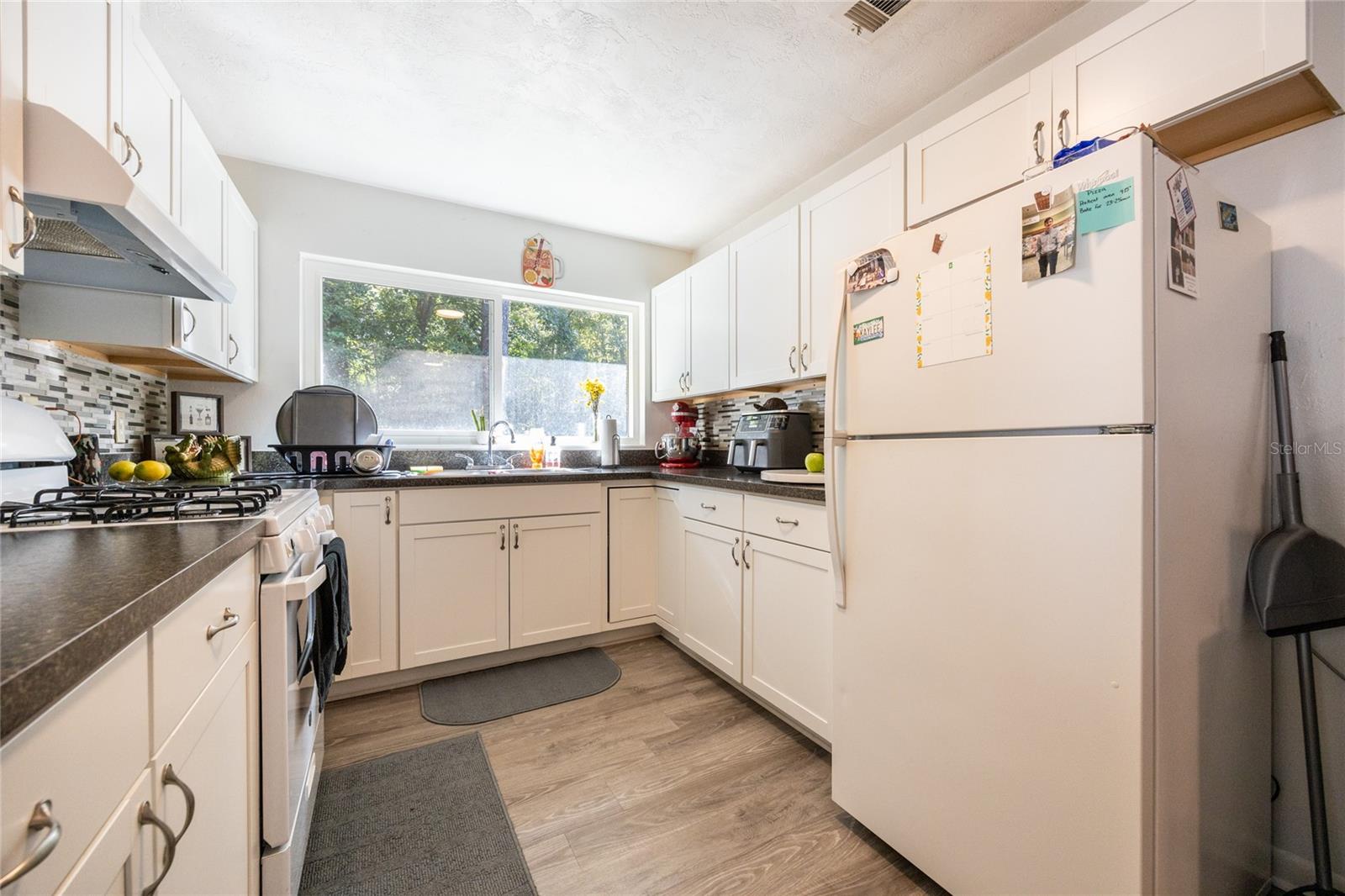 Image 17 of 40 For 749 34th Street