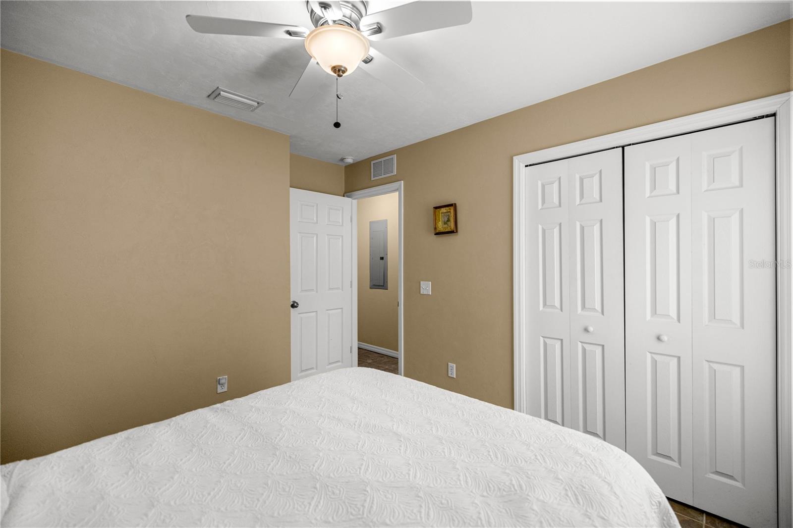 Image 23 of 33 For 694 Quarter Ln