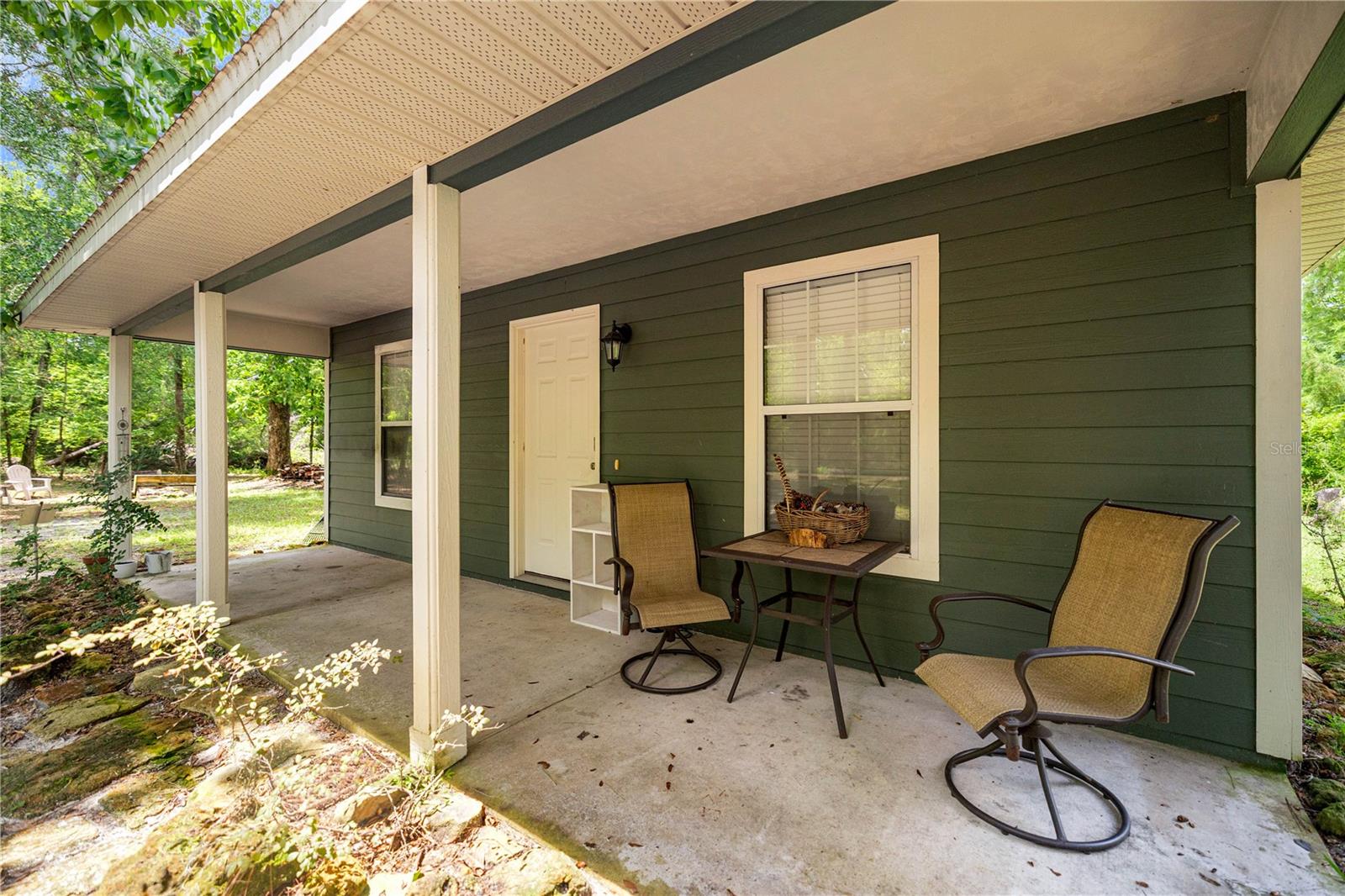 Image 7 of 33 For 694 Quarter Ln