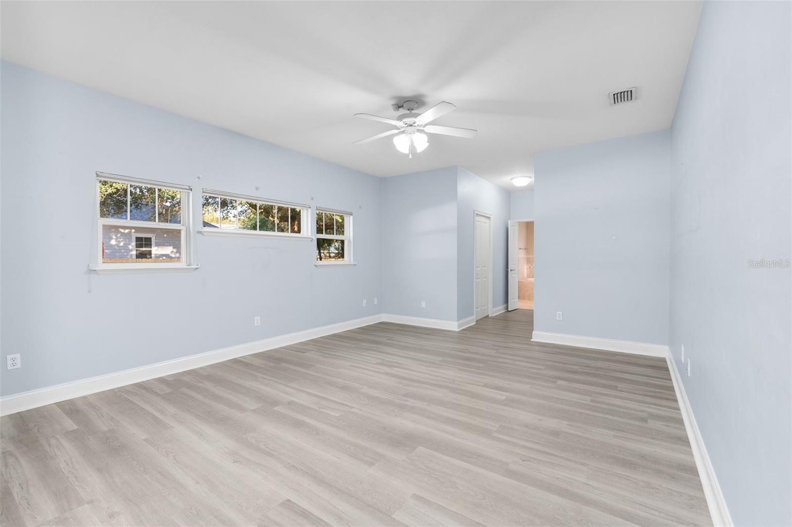 Image 18 of 40 For 12830 3rd Place