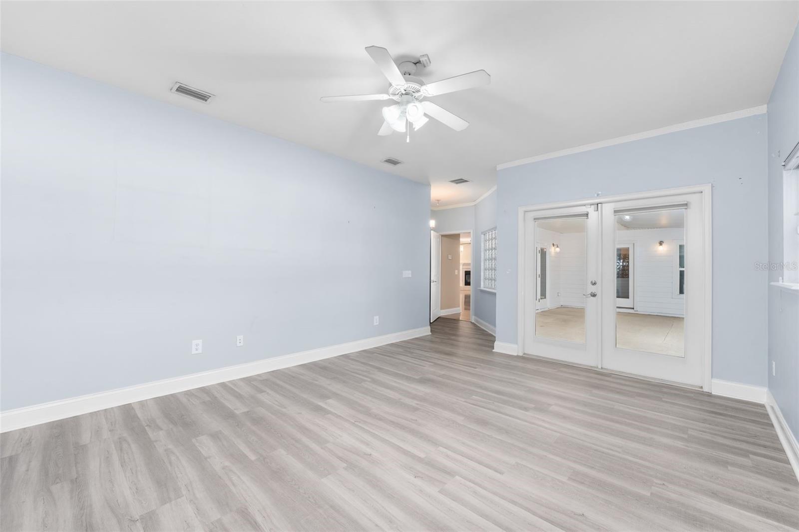 Image 27 of 40 For 12830 3rd Place