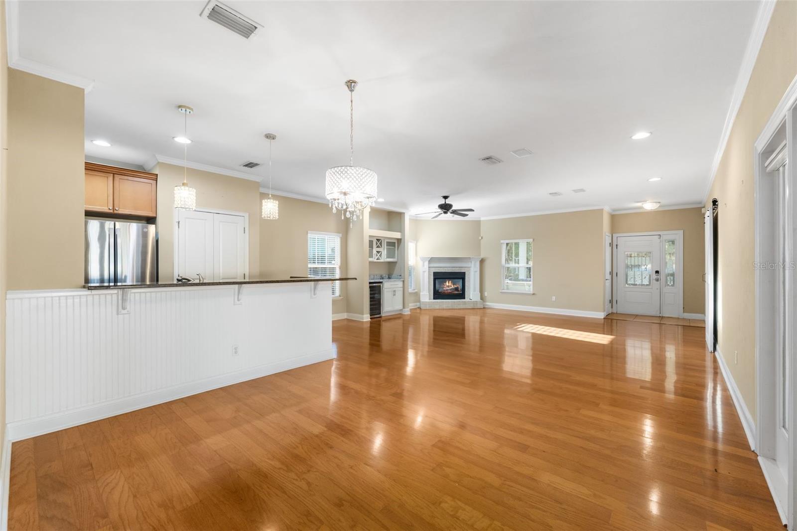 Image 7 of 40 For 12830 3rd Place