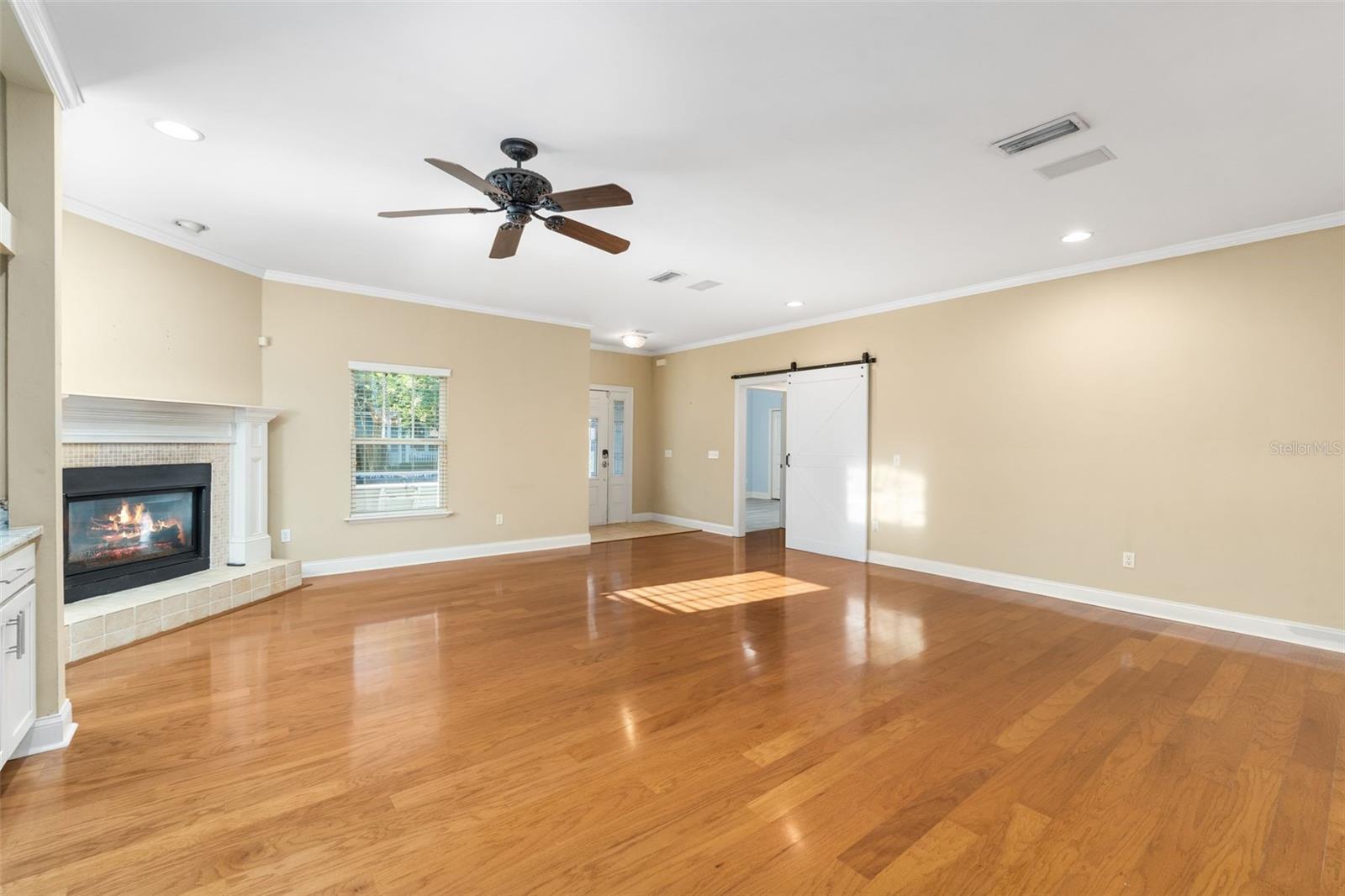 Image 9 of 40 For 12830 3rd Place