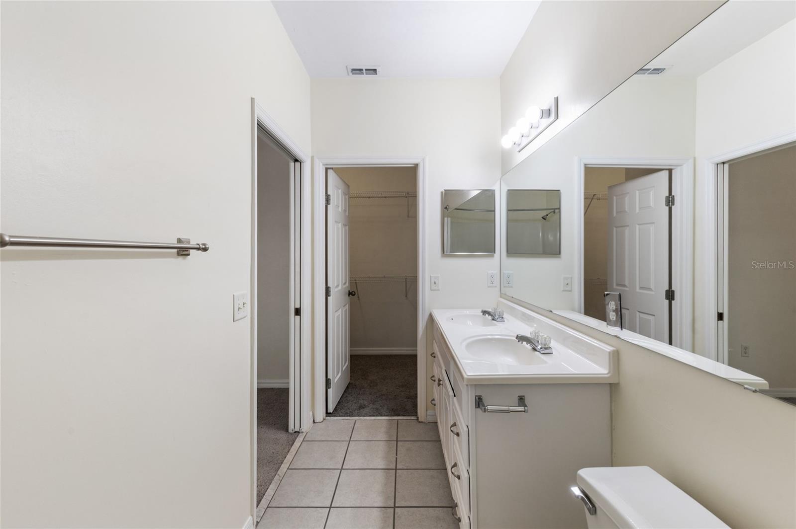 Image 17 of 35 For 13200 Newberry Road 112