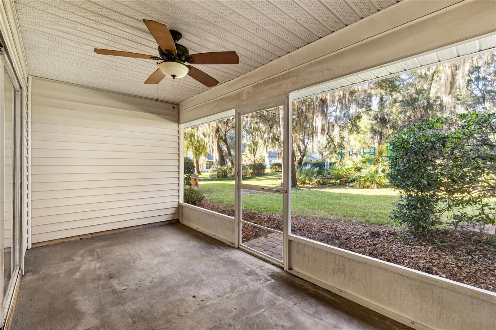 Image 21 of 35 For 13200 Newberry Road 112