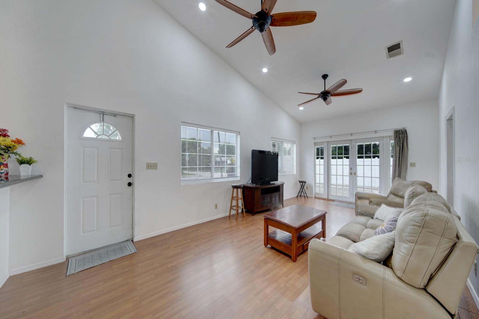 Image 9 of 40 For 4361 13th Terrace