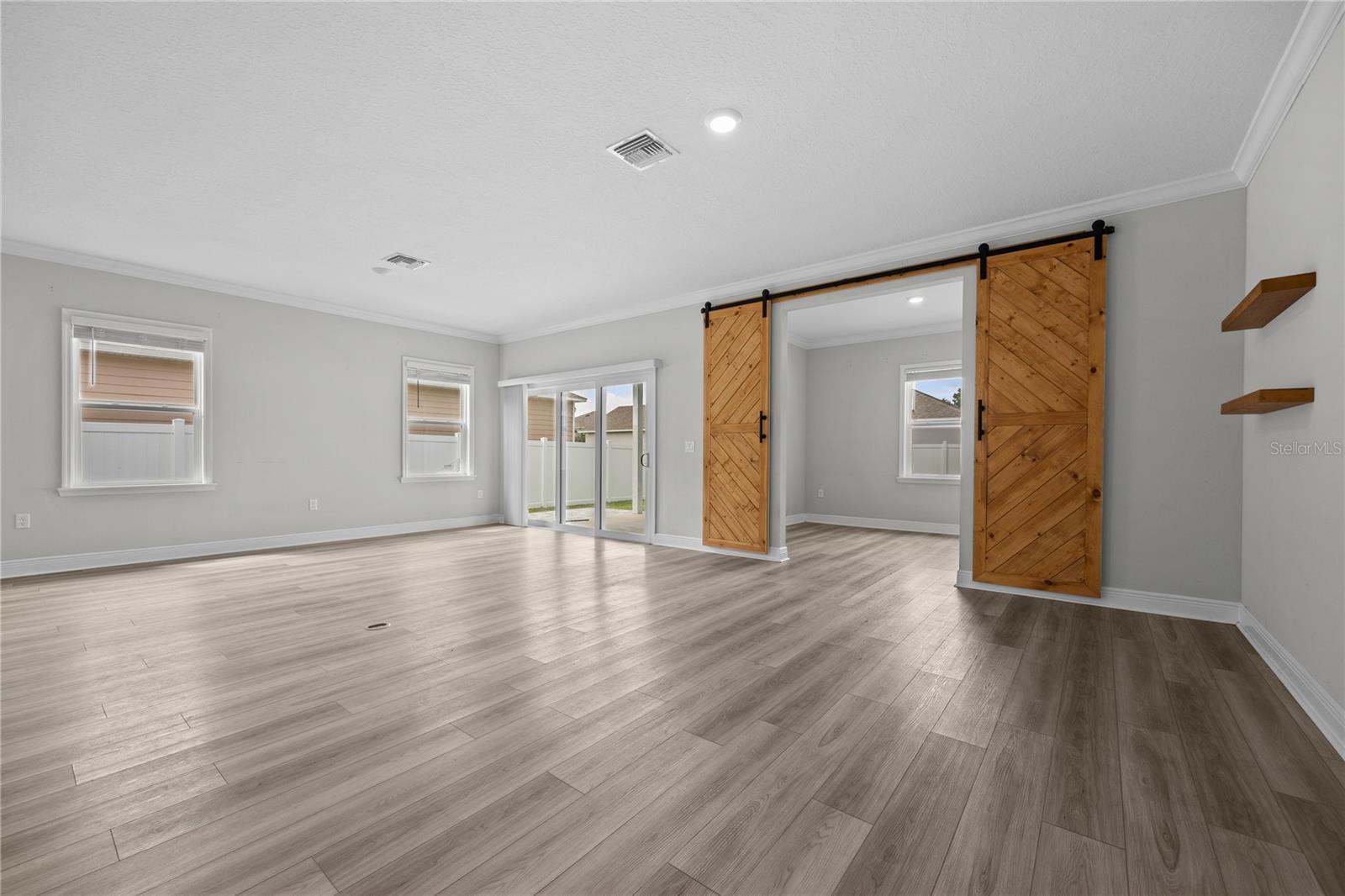 Image 21 of 38 For 13732 137th Court
