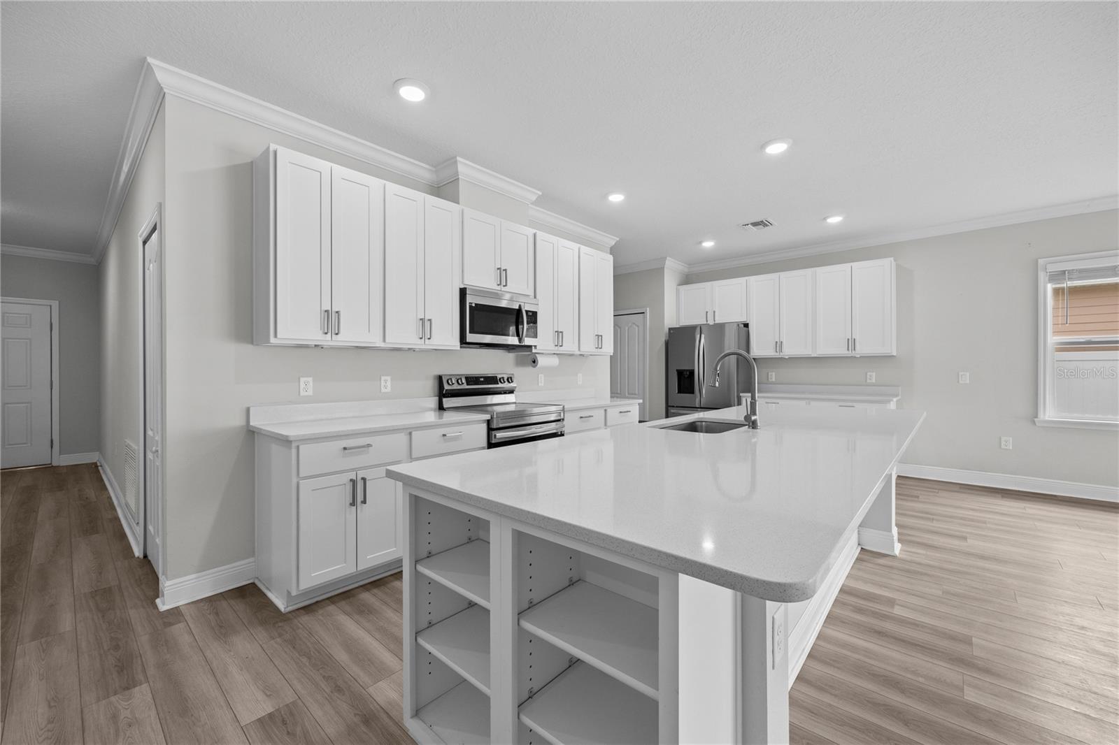 Image 4 of 38 For 13732 137th Court