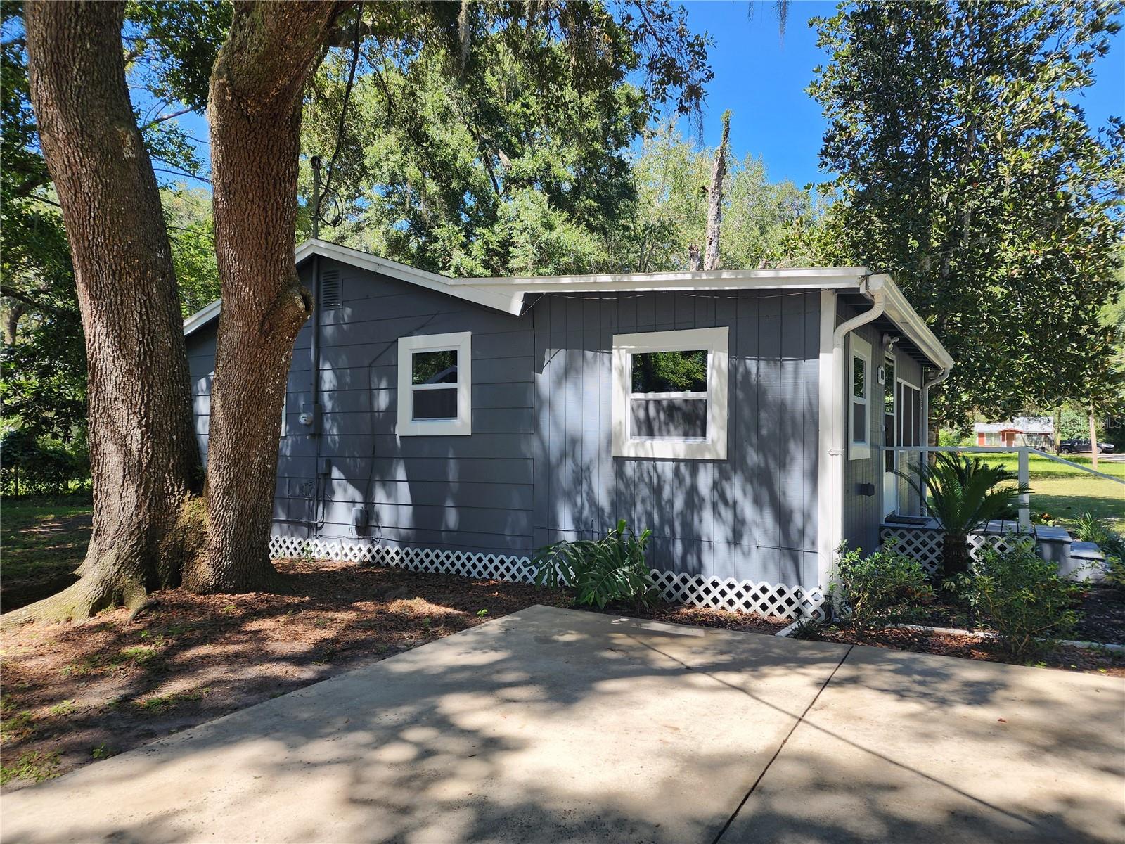 Image 11 of 62 For 106 6th Street