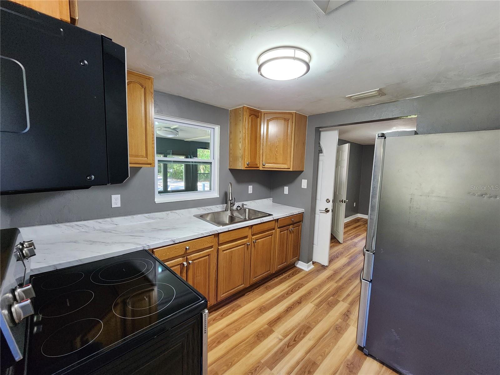 Image 49 of 62 For 106 6th Street