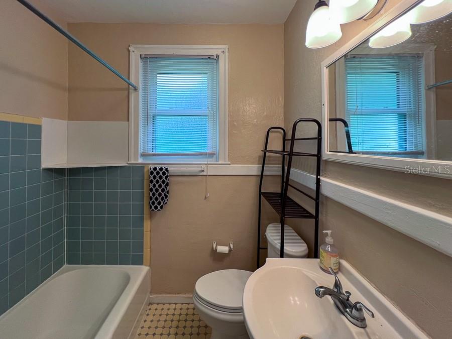 Image 12 of 25 For 1033 22nd Avenue