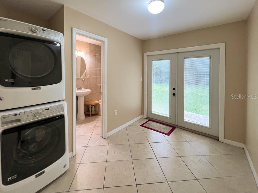 Image 21 of 25 For 1033 22nd Avenue