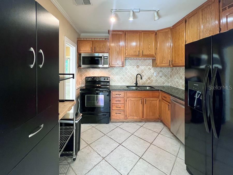 Image 7 of 25 For 1033 22nd Avenue