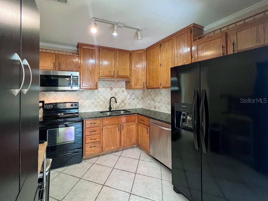 Image 8 of 25 For 1033 22nd Avenue