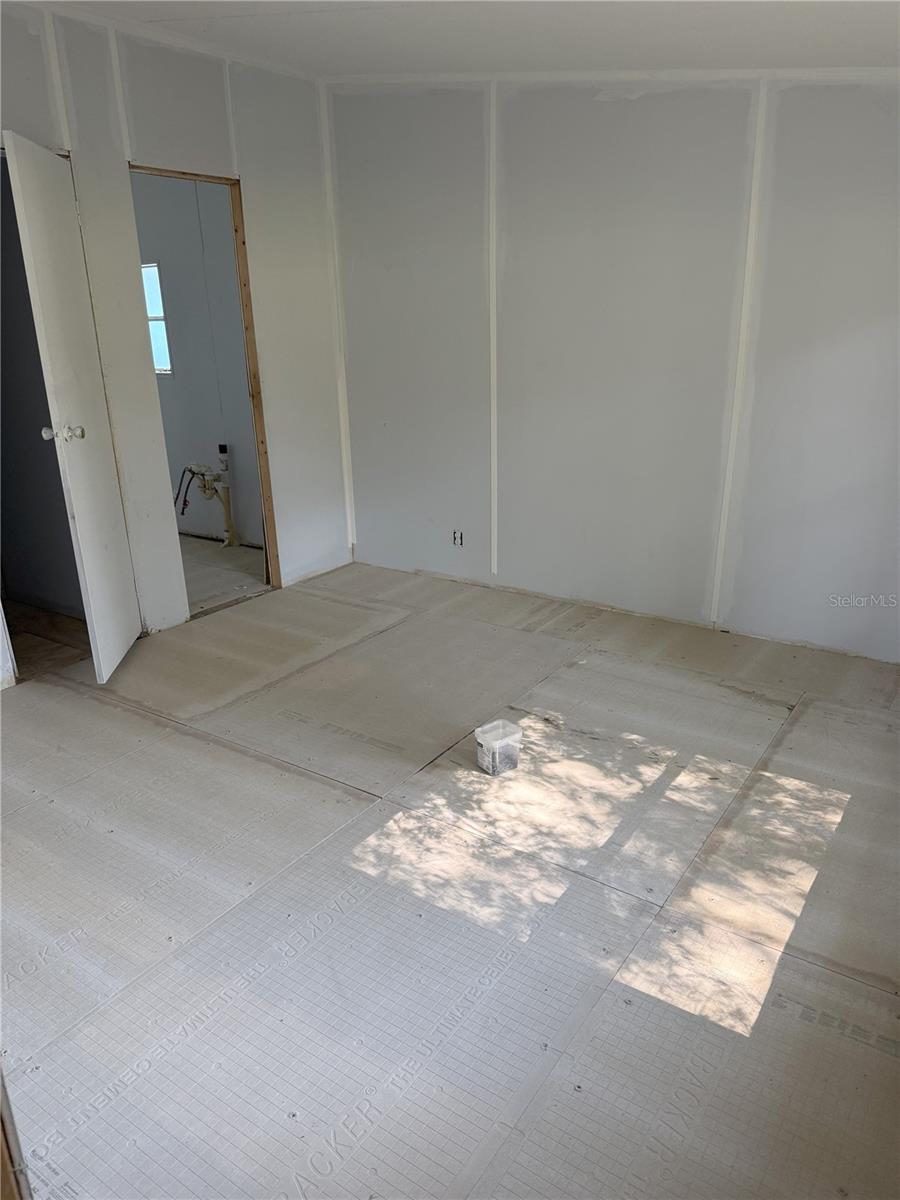 Image 4 of 17 For 10851 110th Lane